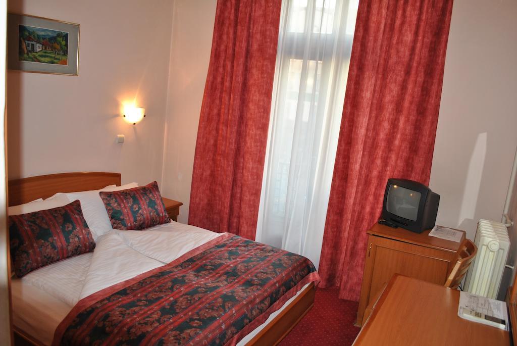Hotel Kasina Belgrad Exterior foto